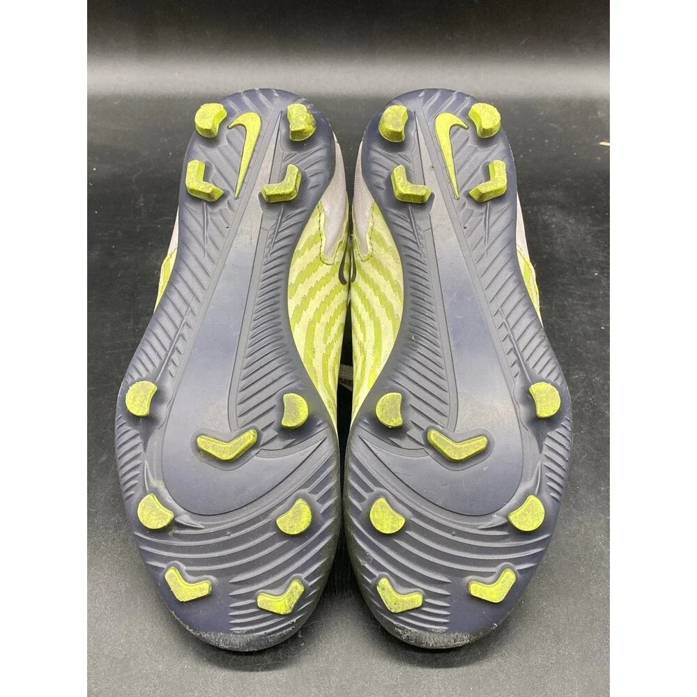 Nike Phantom GX Club GS Soccer Cleats Youth Size 2Y DD9564-705